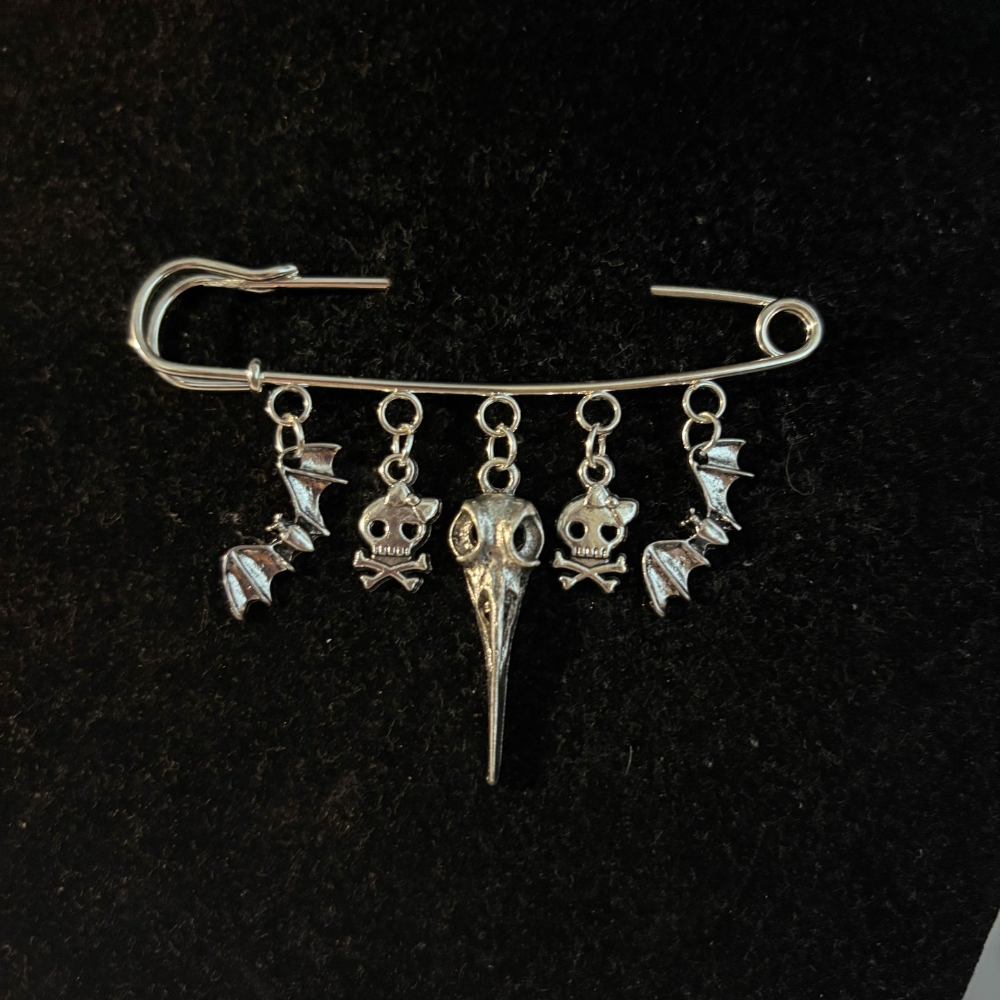 Girlie pop skull brooch